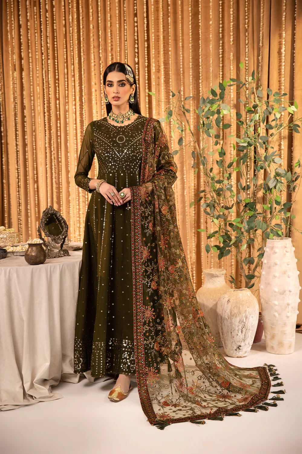 Alizeh Mehfil-e-Uroos Formal Collection –Mahveen - V16D07 Embroidered Chiffon Olive